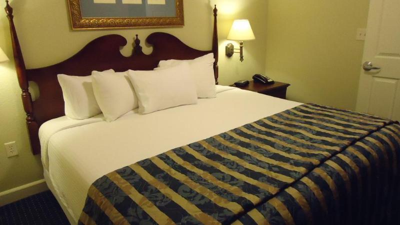 Patrick Henry Square Hotel วิลเลียมส์เบิร์ก ภายนอก รูปภาพ