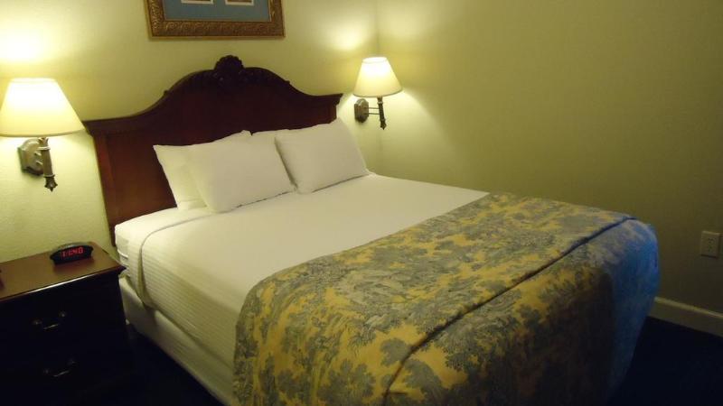 Patrick Henry Square Hotel วิลเลียมส์เบิร์ก ภายนอก รูปภาพ